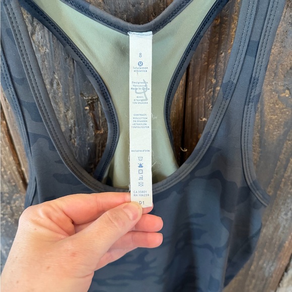lululemon athletica Women's Camo Tank Top - Green - Picture 7 of 7